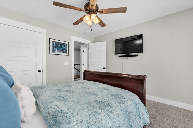225 Kildeer Dr, Clarksville, TN 37040