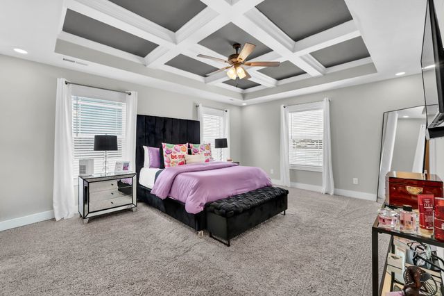 225 Kildeer Dr, Clarksville, TN 37040