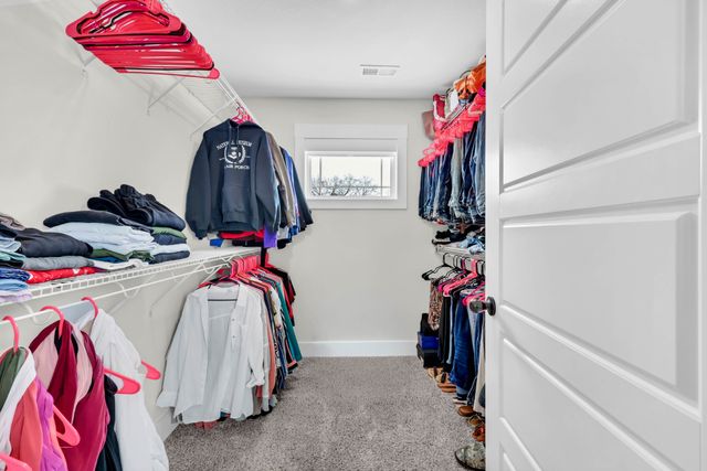 225 Kildeer Dr, Clarksville, TN 37040