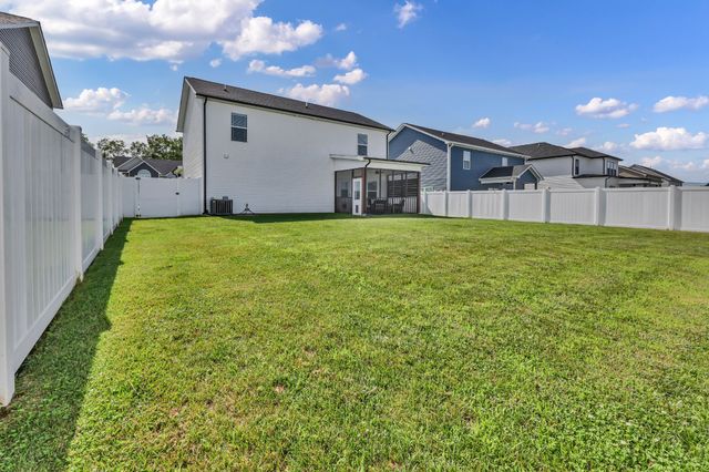 225 Kildeer Dr, Clarksville, TN 37040