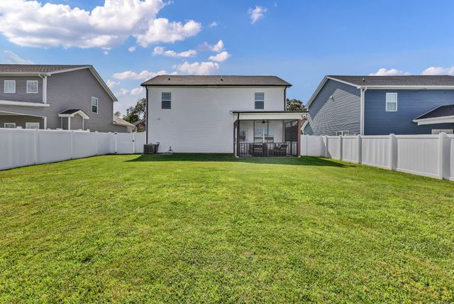 225 Kildeer Dr, Clarksville, TN 37040