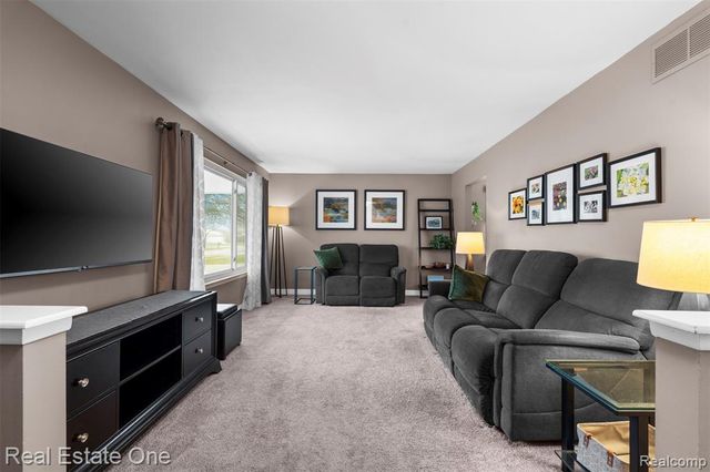 3843 Anvil Drive, Troy, MI 48083