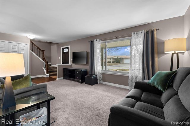 3843 Anvil Drive, Troy, MI 48083