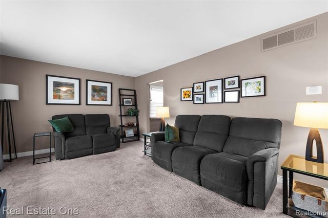 3843 Anvil Drive, Troy, MI 48083