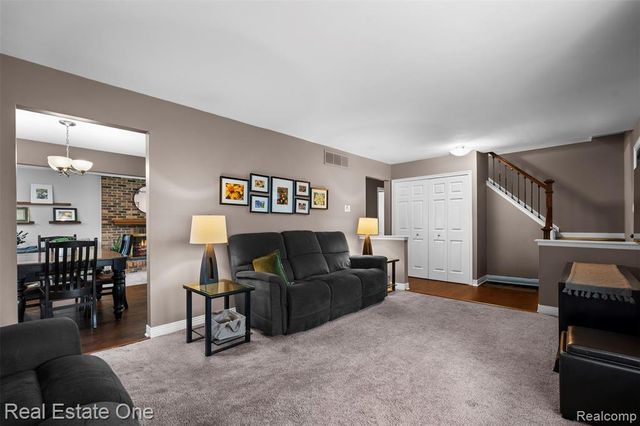 3843 Anvil Drive, Troy, MI 48083