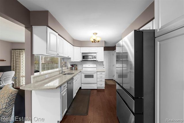 3843 Anvil Drive, Troy, MI 48083