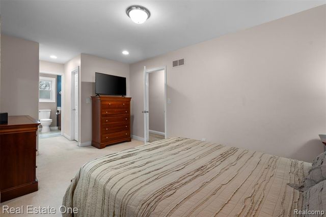 3843 Anvil Drive, Troy, MI 48083