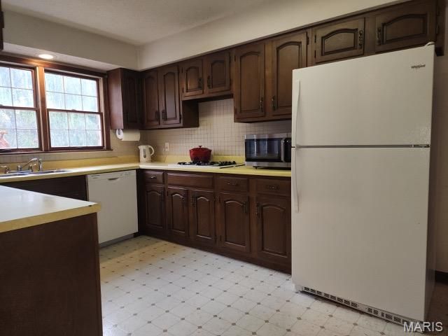 274 Falling Leaves Court, Creve Coeur, MO 63141