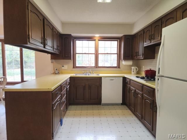 274 Falling Leaves Court, Creve Coeur, MO 63141