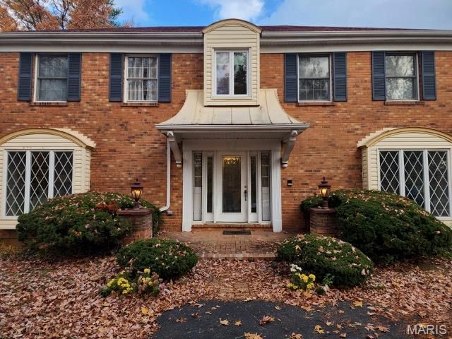 274 Falling Leaves Court, Creve Coeur, MO 63141