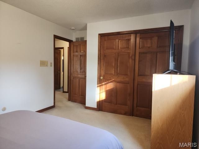 274 Falling Leaves Court, Creve Coeur, MO 63141