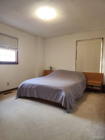 274 Falling Leaves Court, Creve Coeur, MO 63141