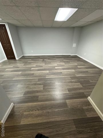 274 Falling Leaves Court, Creve Coeur, MO 63141