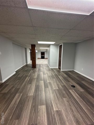 274 Falling Leaves Court, Creve Coeur, MO 63141