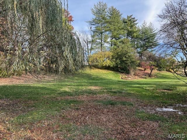 274 Falling Leaves Court, Creve Coeur, MO 63141