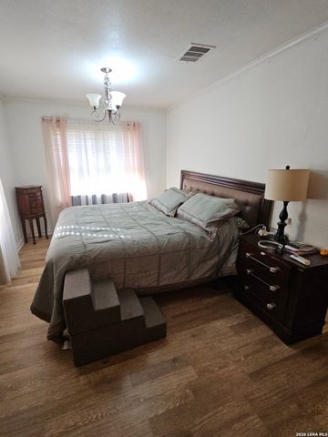 5820 S Loop 1604, Von Ormy, TX 78073