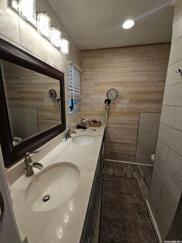 5820 S Loop 1604, Von Ormy, TX 78073