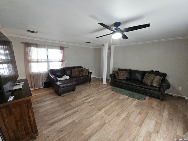 5820 S Loop 1604, Von Ormy, TX 78073