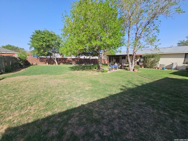 5820 S Loop 1604, Von Ormy, TX 78073