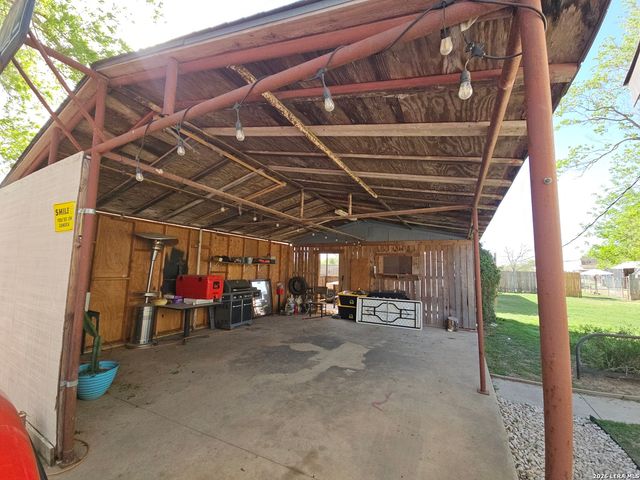 5820 S Loop 1604, Von Ormy, TX 78073