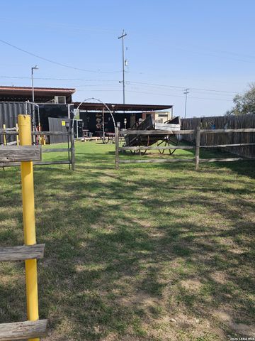 5820 S Loop 1604, Von Ormy, TX 78073