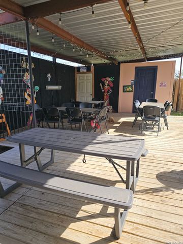 5820 S Loop 1604, Von Ormy, TX 78073