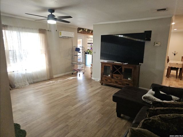 5820 S Loop 1604, Von Ormy, TX 78073