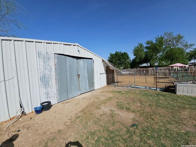5820 S Loop 1604, Von Ormy, TX 78073