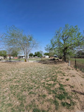 5820 S Loop 1604, Von Ormy, TX 78073
