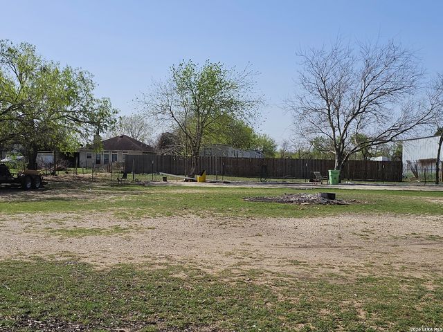 5820 S Loop 1604, Von Ormy, TX 78073