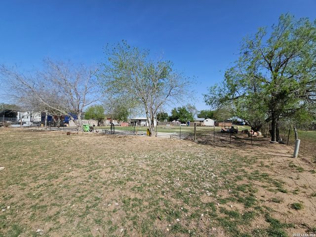 5820 S Loop 1604, Von Ormy, TX 78073