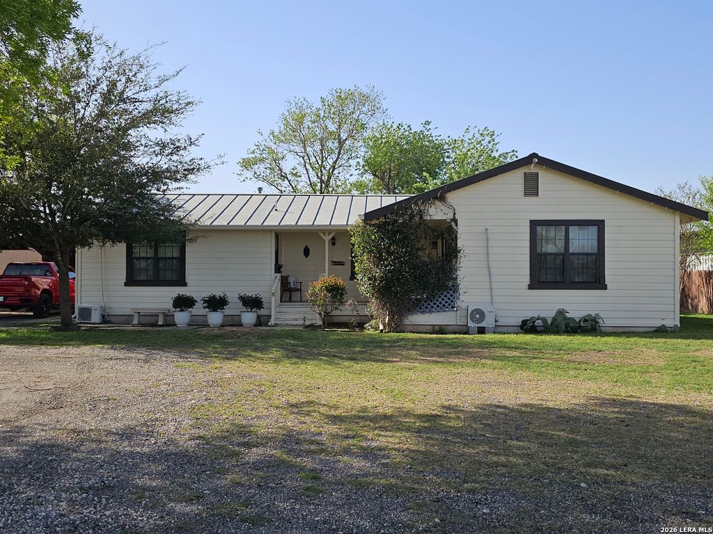 5820 S Loop 1604, Von Ormy, TX 78073