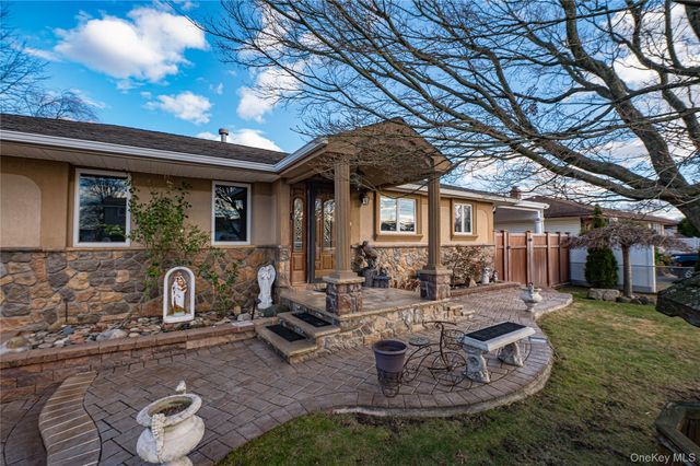 37 W 10th Street, Deer Park, NY 11729