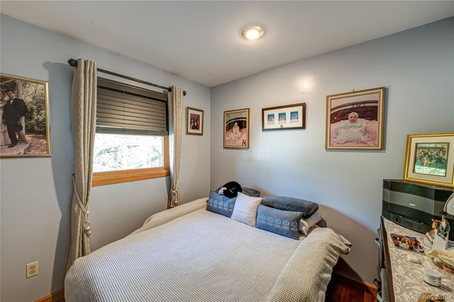 37 W 10th Street, Deer Park, NY 11729