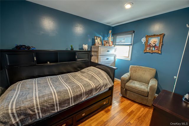 37 W 10th Street, Deer Park, NY 11729