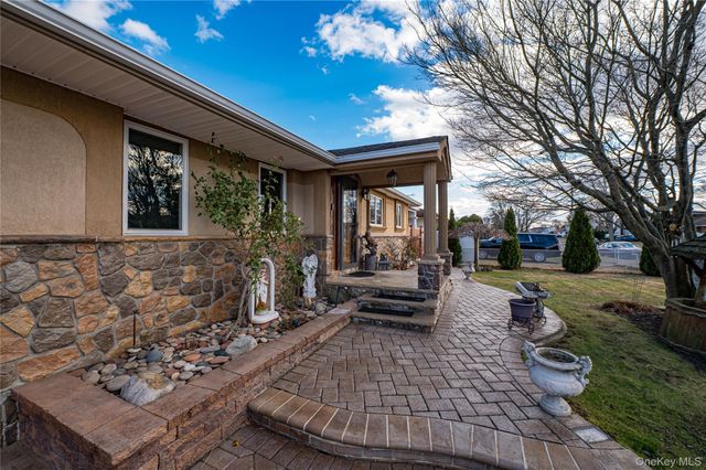 37 W 10th Street, Deer Park, NY 11729