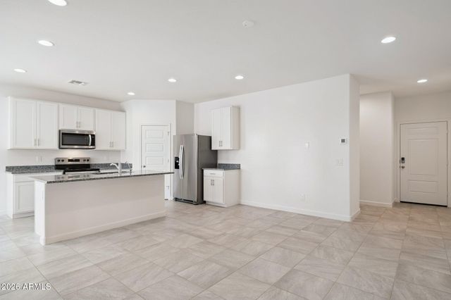 5500 E Darwin Drive, San Tan Valley, AZ 85140