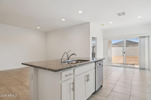 5500 E Darwin Drive, San Tan Valley, AZ 85140