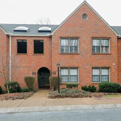 209 Westchase Dr, Nashville, TN 37205
