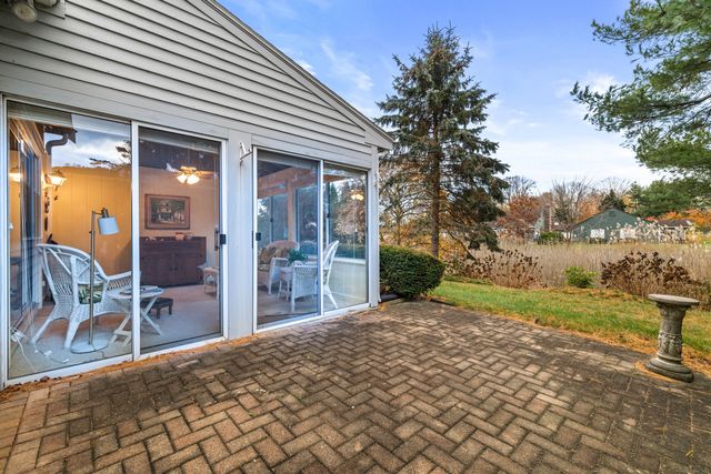 3 Sandgate Circle 3, Madison, CT 06443