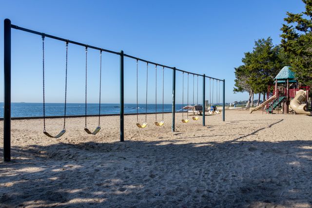 3 Sandgate Circle 3, Madison, CT 06443