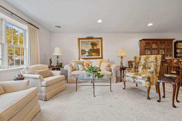 3 Sandgate Circle 3, Madison, CT 06443