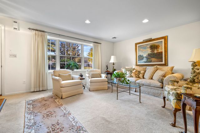 3 Sandgate Circle 3, Madison, CT 06443