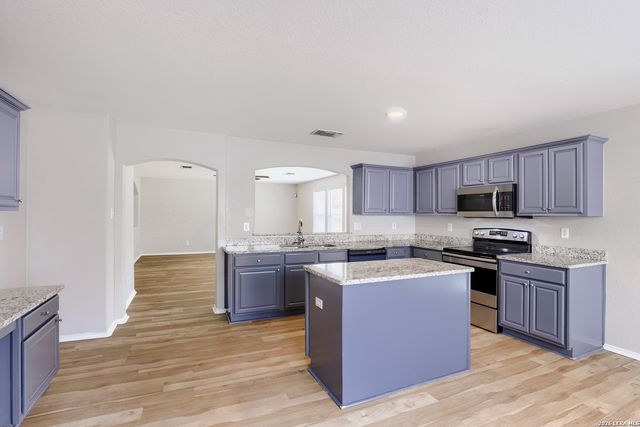 3424 WHISPER BLF, Schertz, TX 78108
