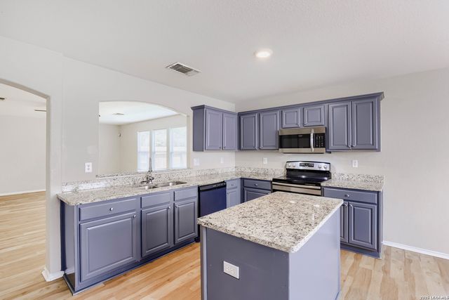 3424 WHISPER BLF, Schertz, TX 78108
