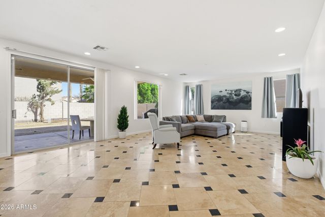 66 E JULIAN Drive, Gilbert, AZ 85295