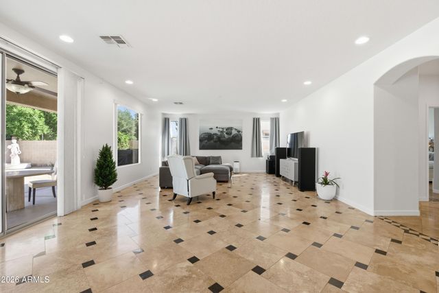 66 E JULIAN Drive, Gilbert, AZ 85295