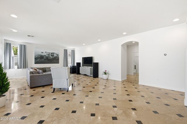 66 E JULIAN Drive, Gilbert, AZ 85295