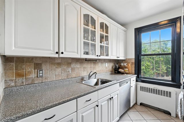 14 Soundview Avenue 22, White Plains, NY 10606