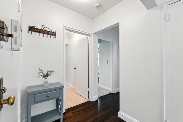 14 Soundview Avenue 22, White Plains, NY 10606